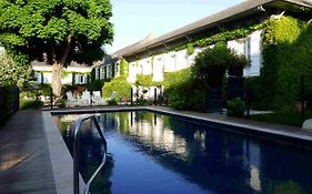 Logis Hôtel La Tonnellerie  3*